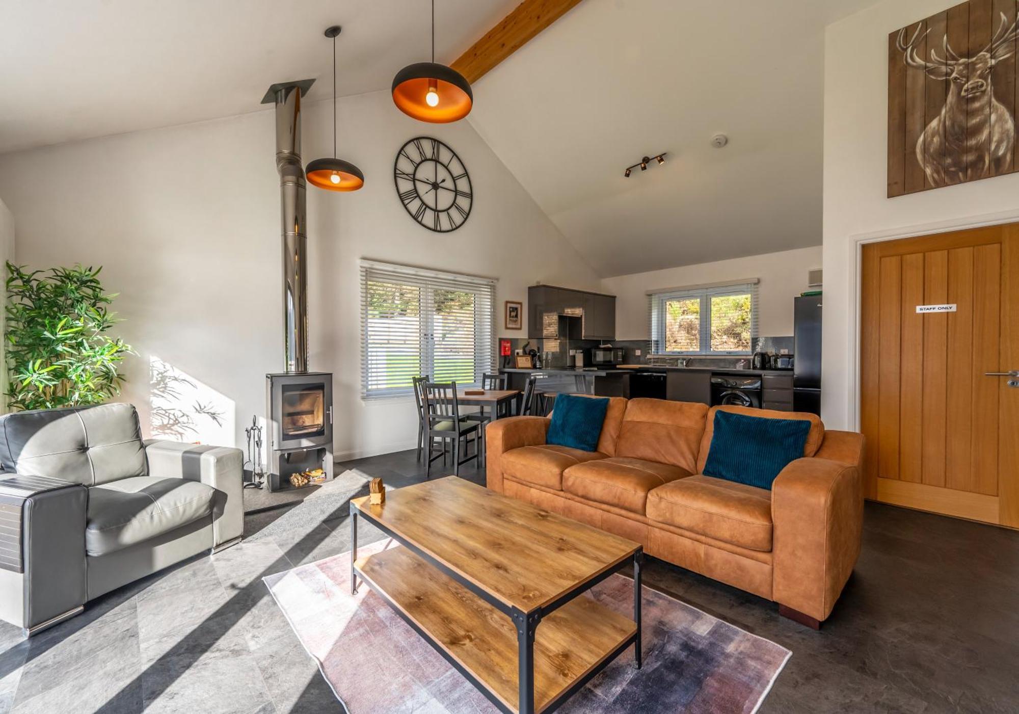 Shoreland Lodges - Cherry Lodge Fort Augustus Exterior foto